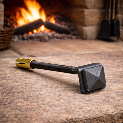 Patte de fixation clouté plaque cheminée ou autre