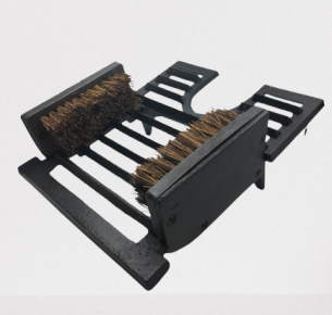 Gratte pied en fonte avec brosse
